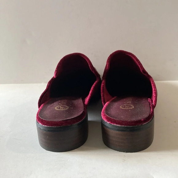 Bella Vita NWOB Burgundy Velvet Mules Size 8N - Picture 6 of 12